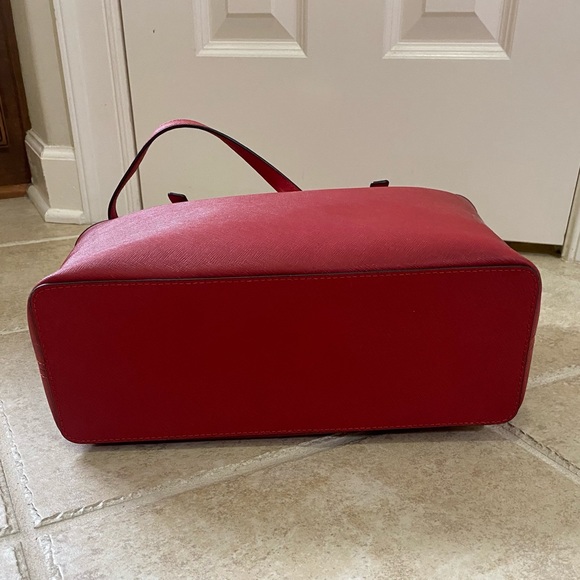 Michael Kors cherry red purse. VGUC, multiple pockets to neatly carry items. - Picture 4 of 13